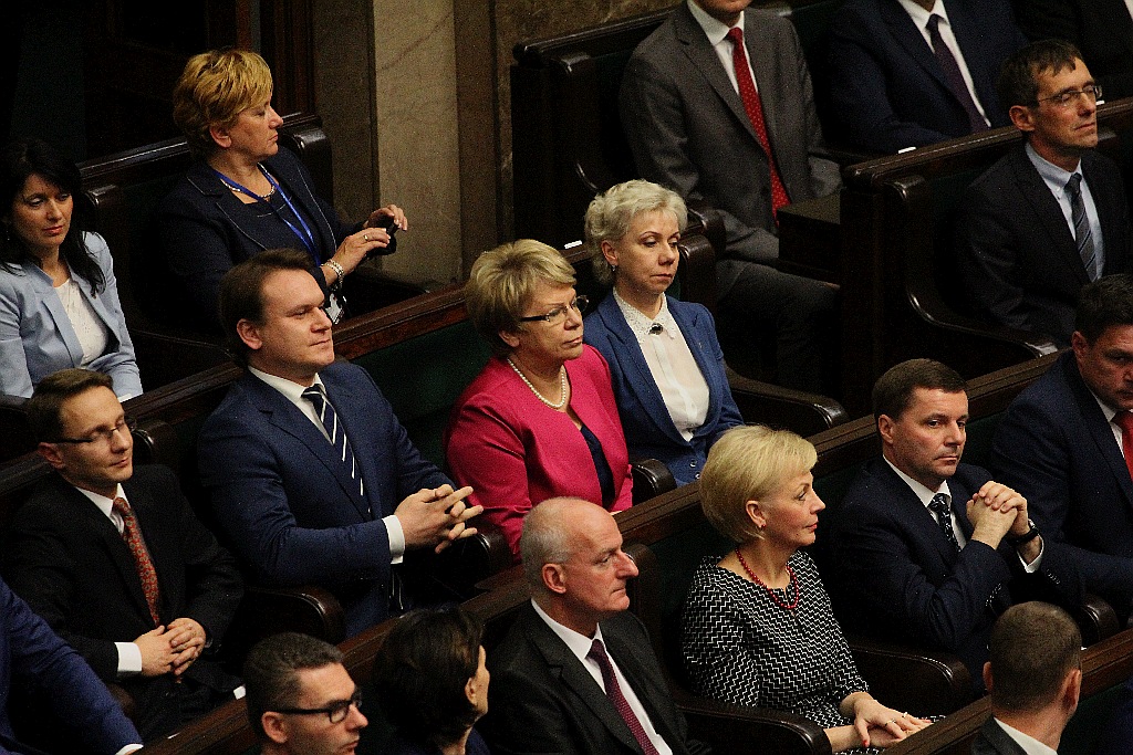 Posłowie ślubowali w Sejmie. Byliśmy przy Wiejskiej