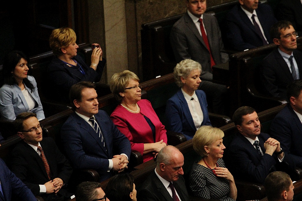 Posłowie ślubowali w Sejmie. Byliśmy przy Wiejskiej