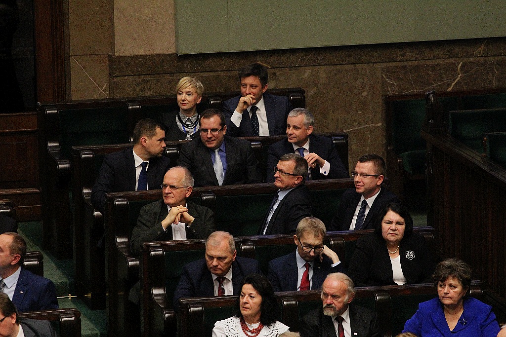 Posłowie ślubowali w Sejmie. Byliśmy przy Wiejskiej