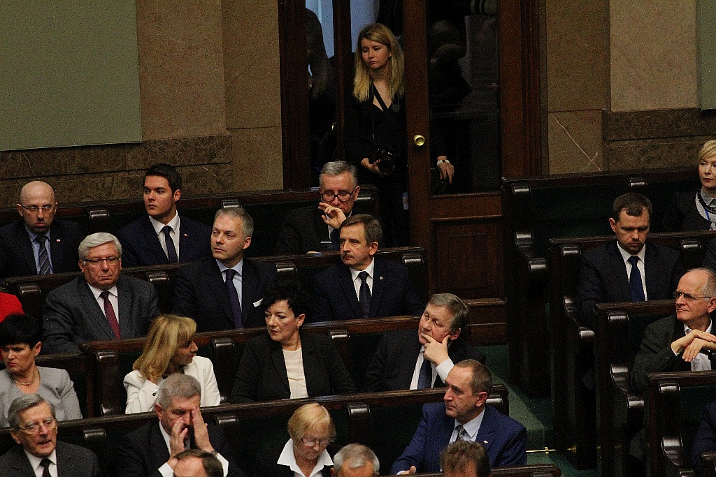 Posłowie ślubowali w Sejmie. Byliśmy przy Wiejskiej