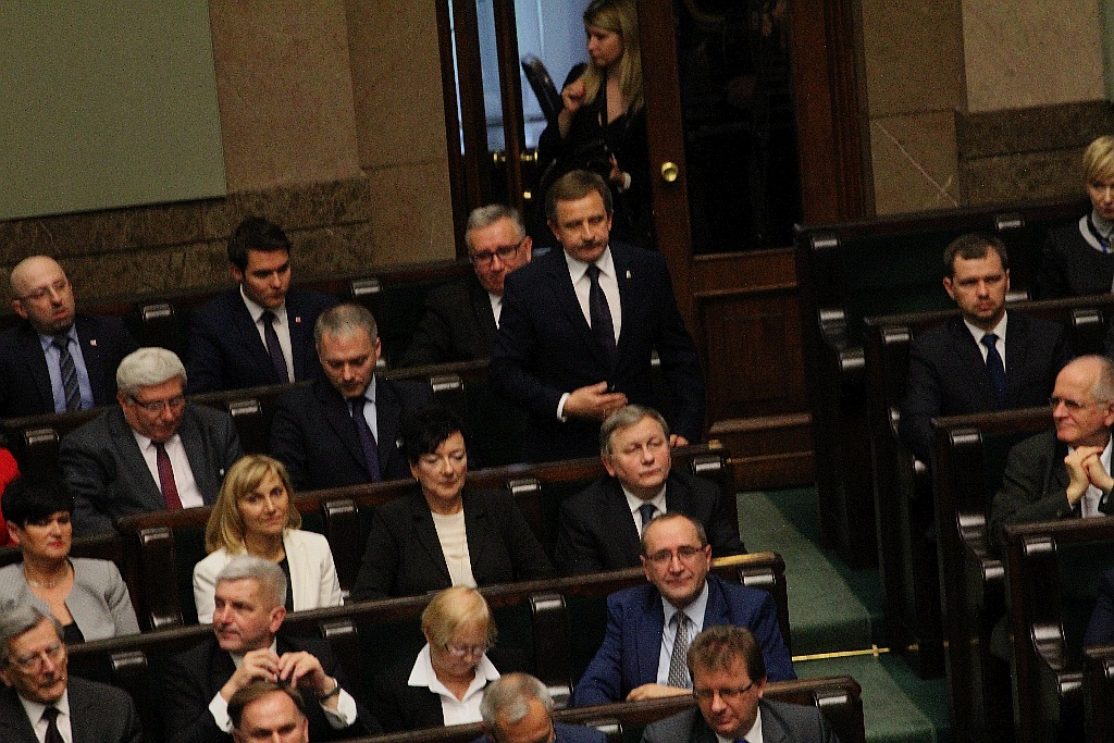 Posłowie ślubowali w Sejmie. Byliśmy przy Wiejskiej