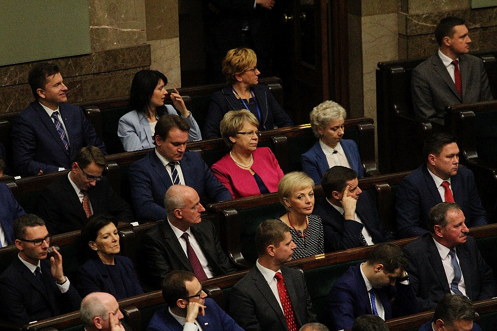 Posłowie ślubowali w Sejmie. Byliśmy przy Wiejskiej
