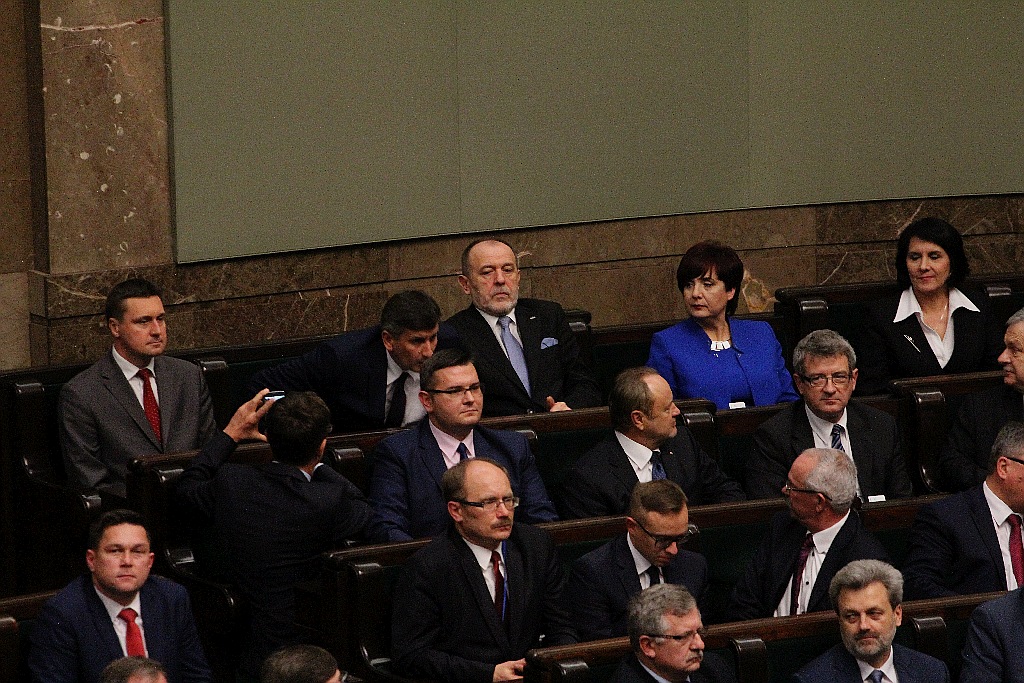 Posłowie ślubowali w Sejmie. Byliśmy przy Wiejskiej