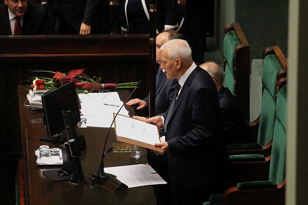 Posłowie ślubowali w Sejmie. Byliśmy przy Wiejskiej