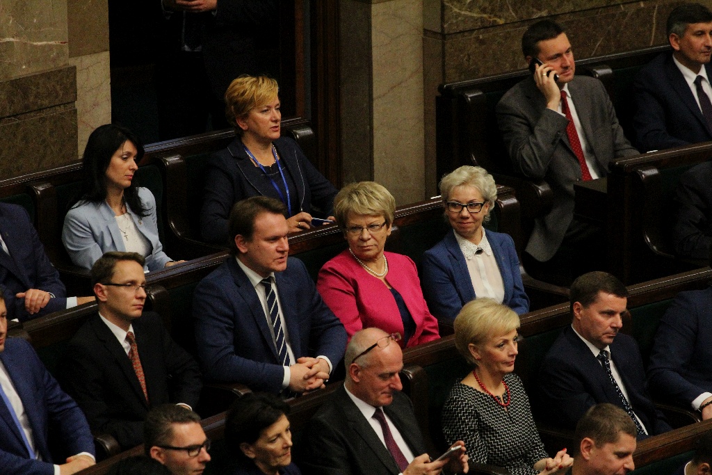Posłowie ślubowali w Sejmie. Byliśmy przy Wiejskiej