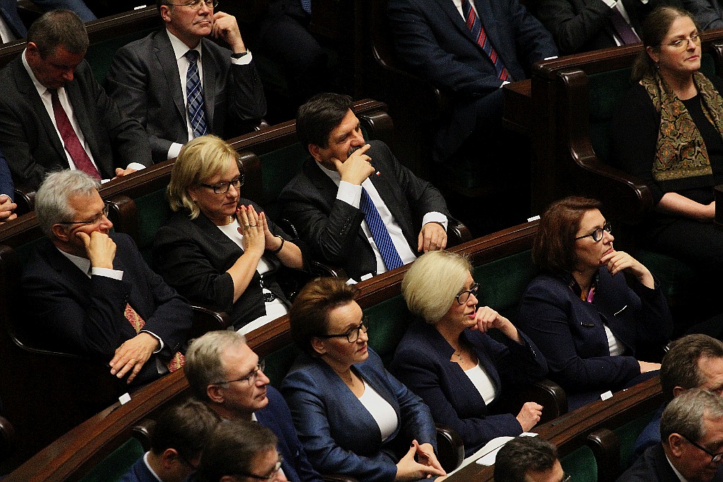 Posłowie ślubowali w Sejmie. Byliśmy przy Wiejskiej