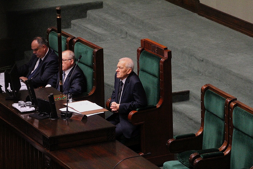 Posłowie ślubowali w Sejmie. Byliśmy przy Wiejskiej