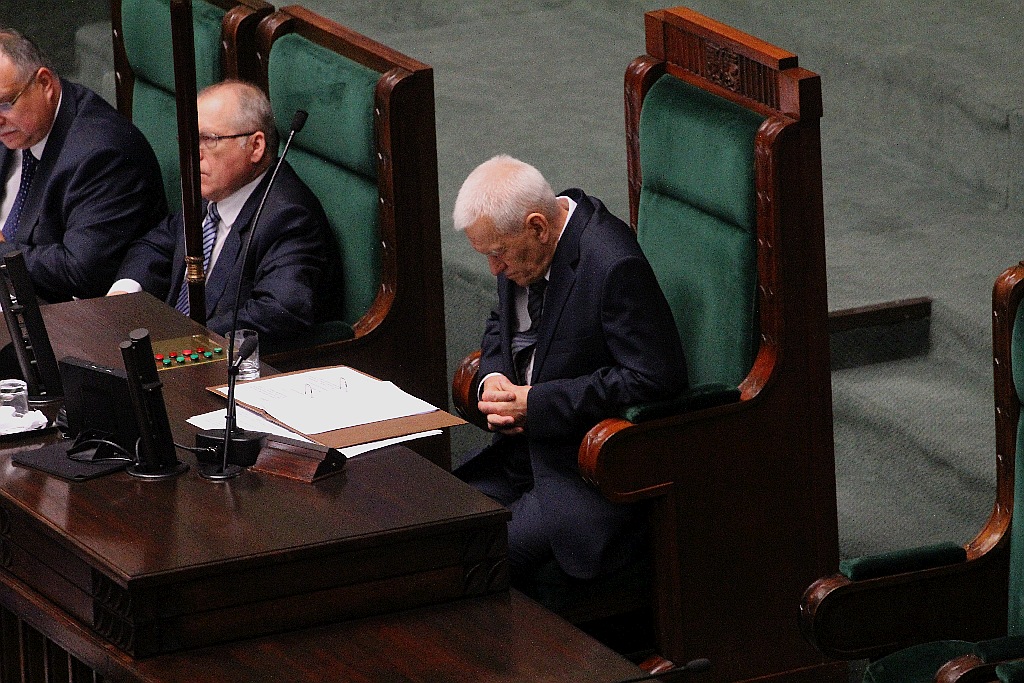 Posłowie ślubowali w Sejmie. Byliśmy przy Wiejskiej