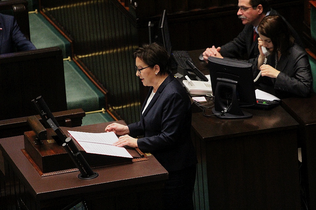 Posłowie ślubowali w Sejmie. Byliśmy przy Wiejskiej