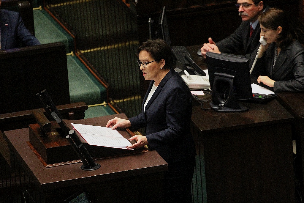 Posłowie ślubowali w Sejmie. Byliśmy przy Wiejskiej