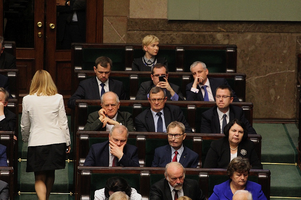 Posłowie ślubowali w Sejmie. Byliśmy przy Wiejskiej