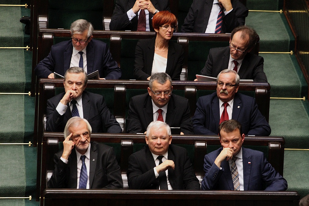 Posłowie ślubowali w Sejmie. Byliśmy przy Wiejskiej