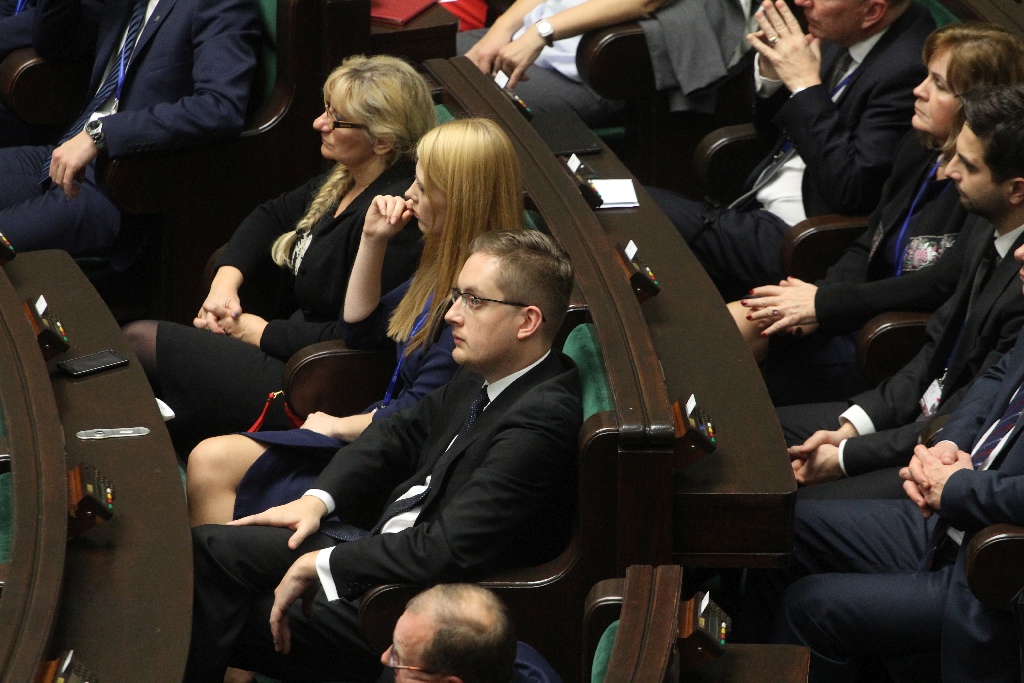 Posłowie ślubowali w Sejmie. Byliśmy przy Wiejskiej