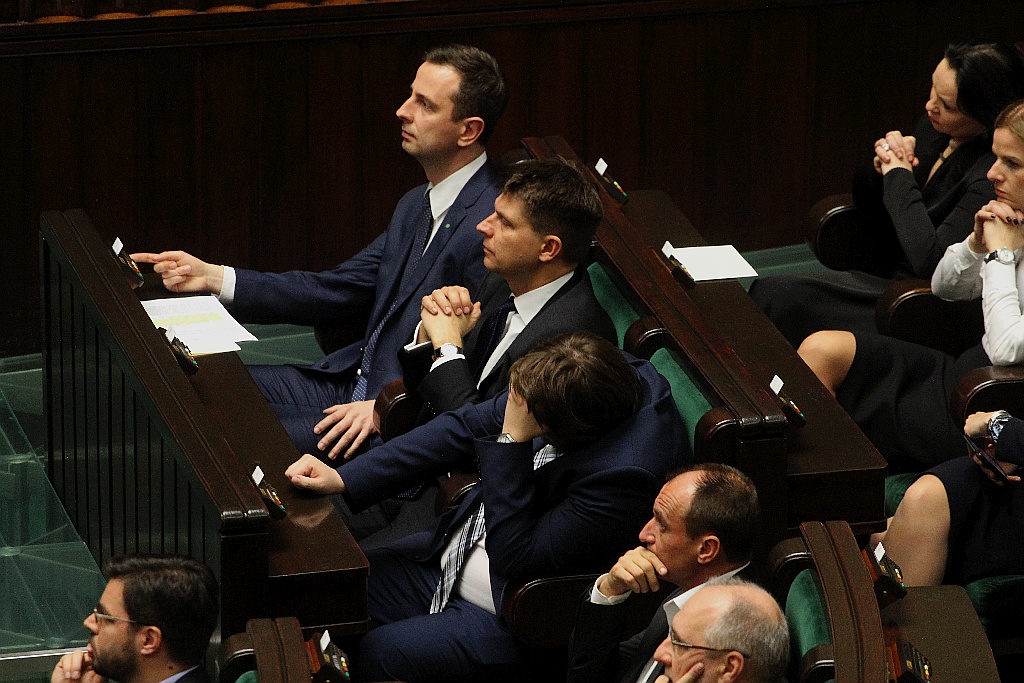 Posłowie ślubowali w Sejmie. Byliśmy przy Wiejskiej