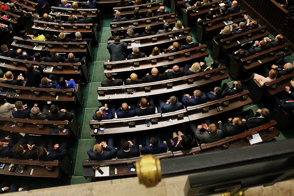 Posłowie ślubowali w Sejmie. Byliśmy przy Wiejskiej