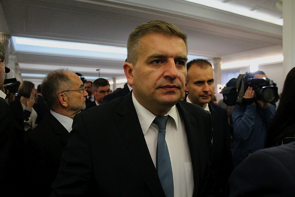 Posłowie ślubowali w Sejmie. Byliśmy przy Wiejskiej
