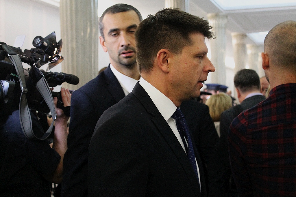 Posłowie ślubowali w Sejmie. Byliśmy przy Wiejskiej