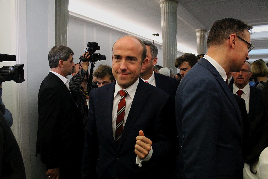 Posłowie ślubowali w Sejmie. Byliśmy przy Wiejskiej