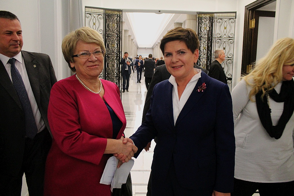 Posłowie ślubowali w Sejmie. Byliśmy przy Wiejskiej