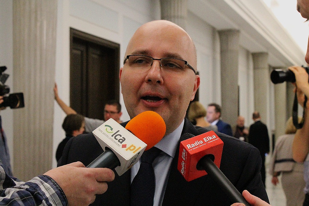 Posłowie ślubowali w Sejmie. Byliśmy przy Wiejskiej