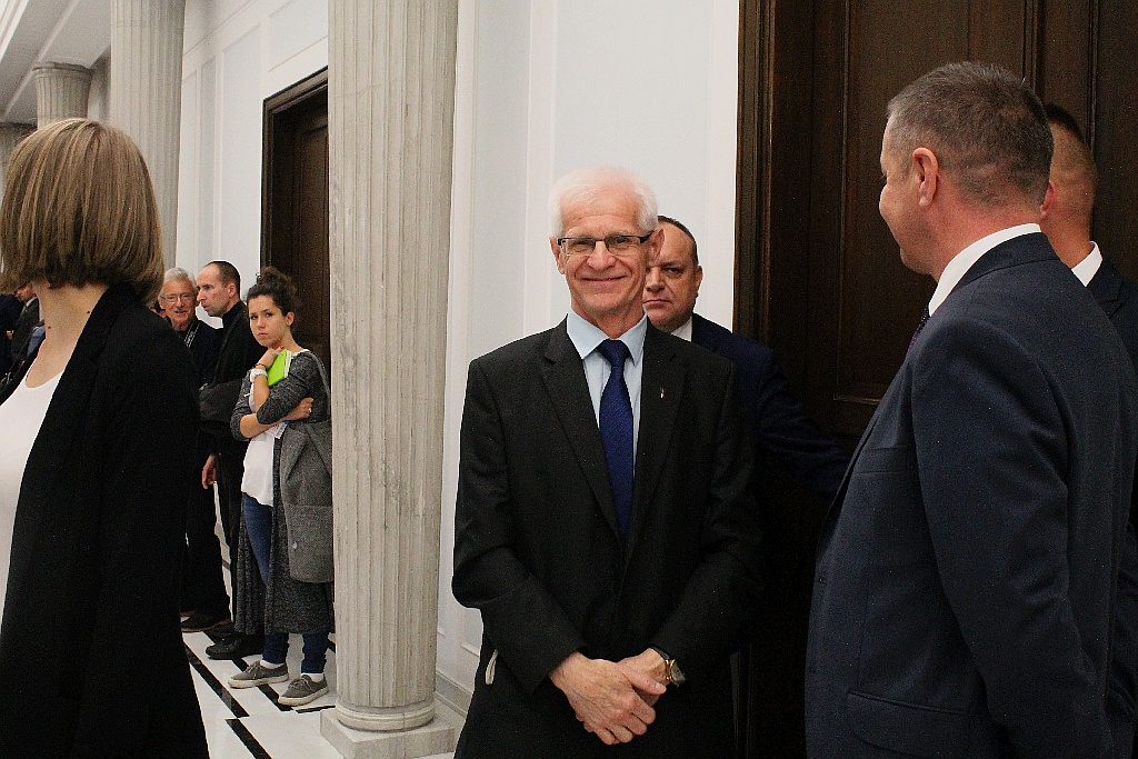 Posłowie ślubowali w Sejmie. Byliśmy przy Wiejskiej