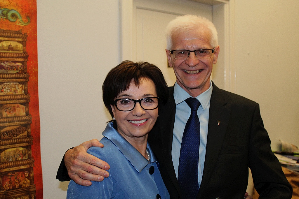 Posłowie ślubowali w Sejmie. Byliśmy przy Wiejskiej