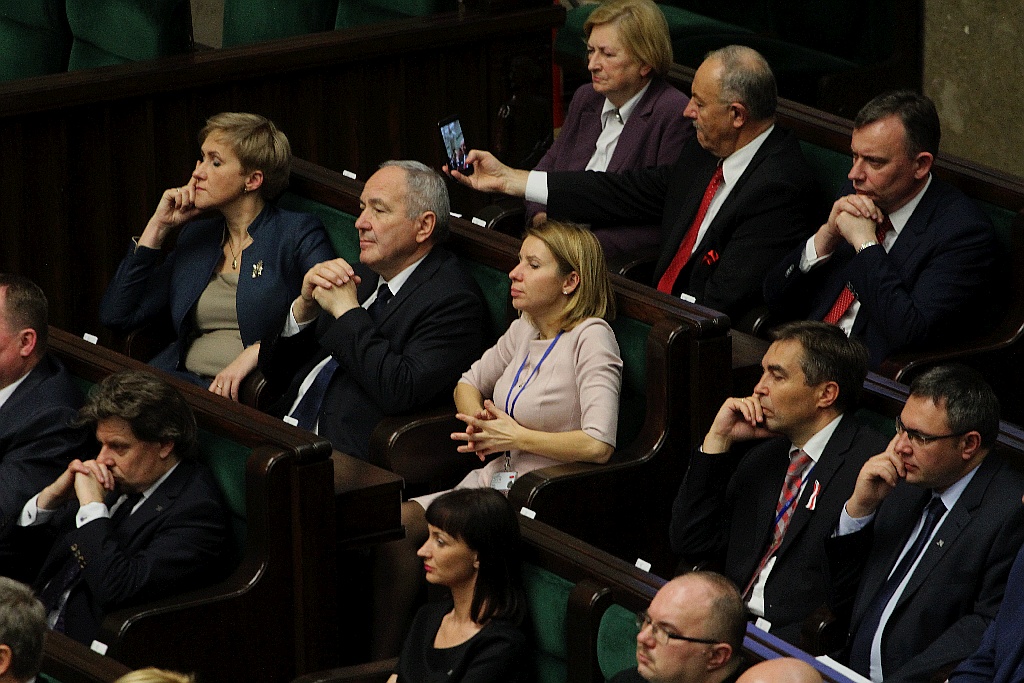 Posłowie ślubowali w Sejmie. Byliśmy przy Wiejskiej