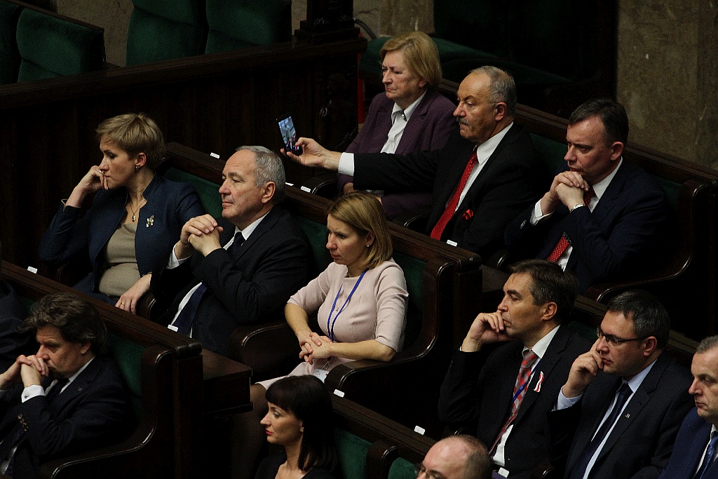 Posłowie ślubowali w Sejmie. Byliśmy przy Wiejskiej