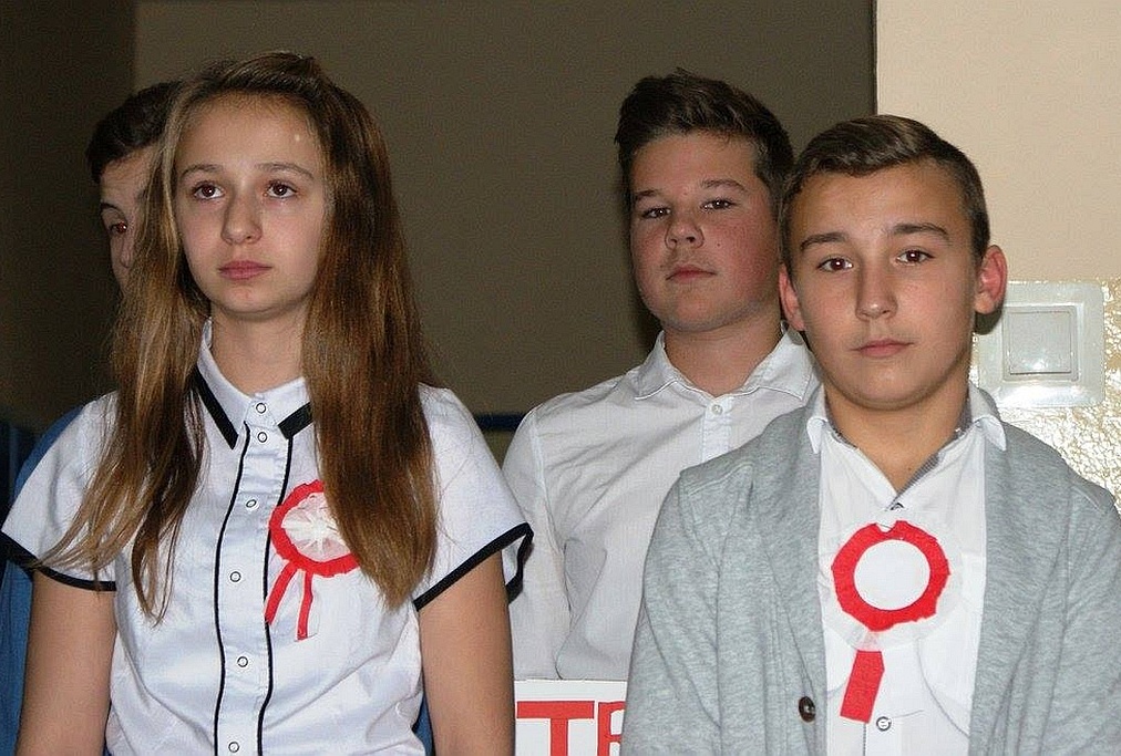 Szkoły w Gminie Ruja uroczyście uczciły święto niepodległości