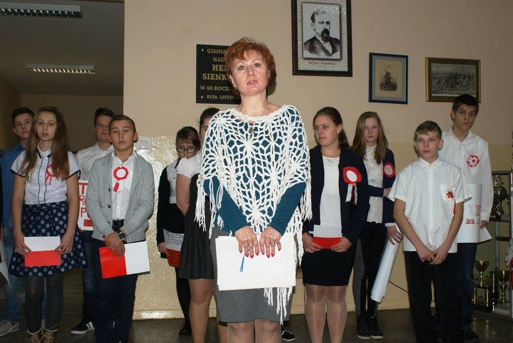 Szkoły w Gminie Ruja uroczyście uczciły święto niepodległości
