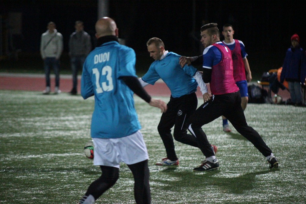 Liga Biznesu Miedzi Legnica. Kominki i Oldboje zagrają w finale