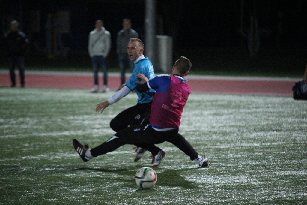 Liga Biznesu Miedzi Legnica. Kominki i Oldboje zagrają w finale