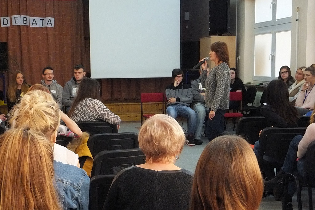 W VI Liceum Ogólnokształcącym odbyła się debata o uchodźcach