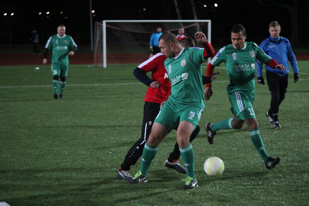 Liga Biznesu Miedzi Legnica. Kominki i Oldboje zagrają w finale