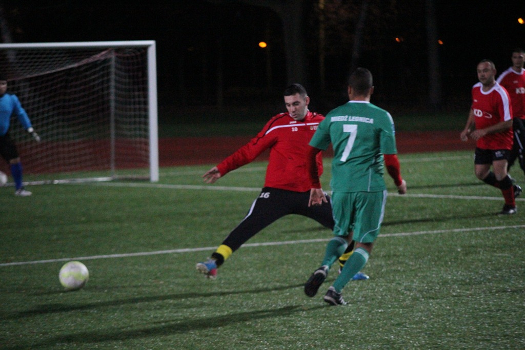 Liga Biznesu Miedzi Legnica. Kominki i Oldboje zagrają w finale