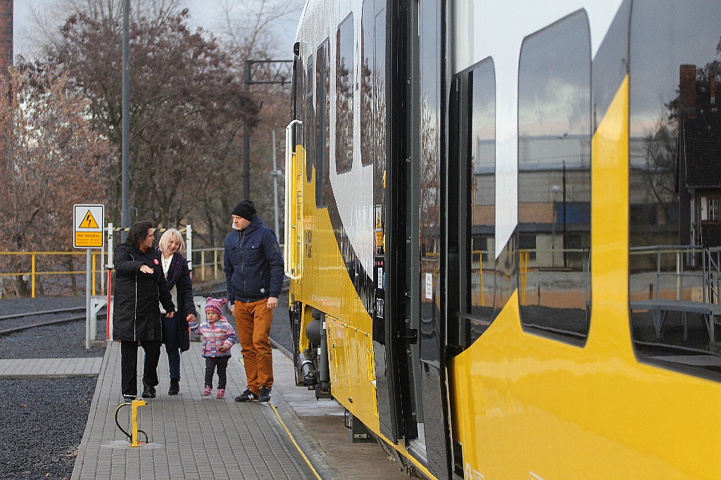 Dzień Otwarty Kolei Dolnośląskich. Zwiedzanie bazy i wycieczka