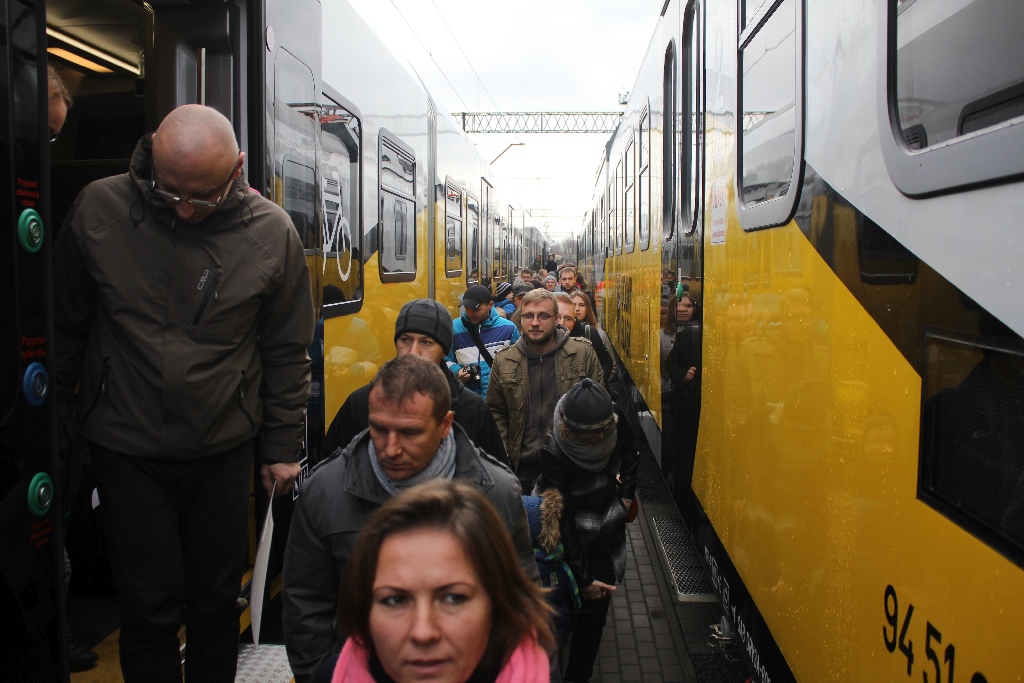 Dzień Otwarty Kolei Dolnośląskich. Zwiedzanie bazy i wycieczka