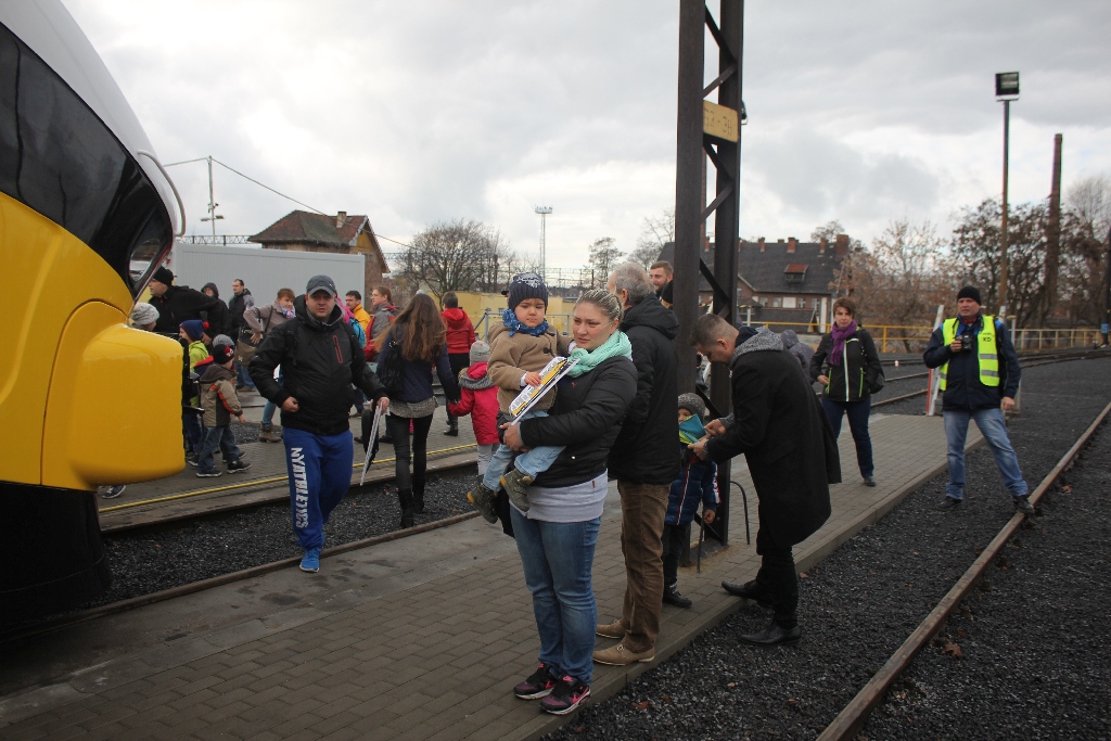 Dzień Otwarty Kolei Dolnośląskich. Zwiedzanie bazy i wycieczka