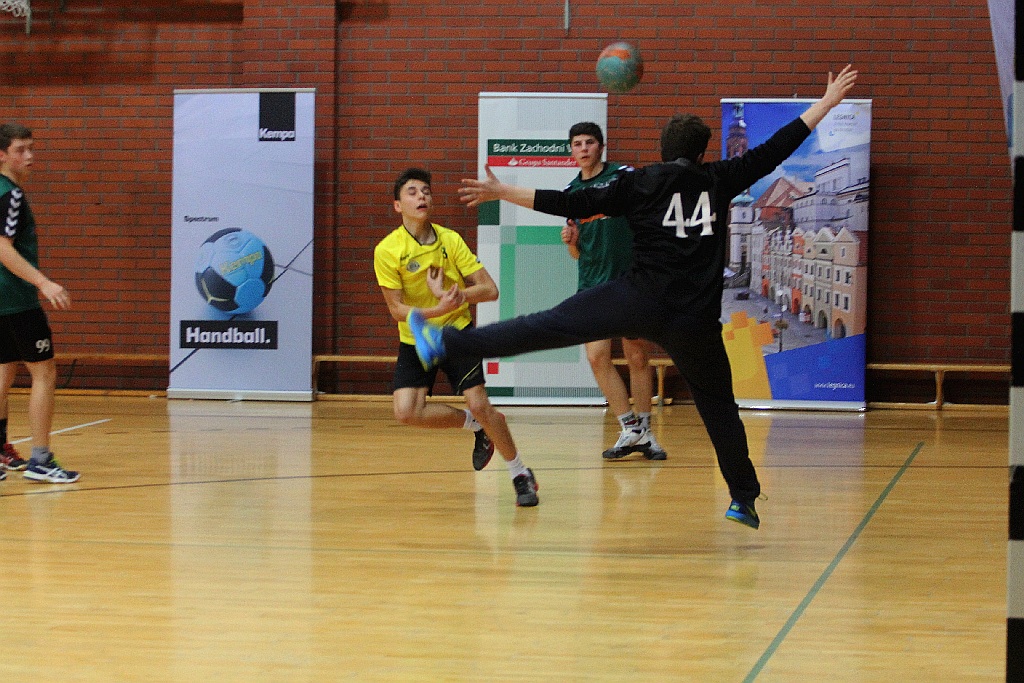 Drugi dzień turnieju piłki ręcznej Mikołajek Handball Cup 2015