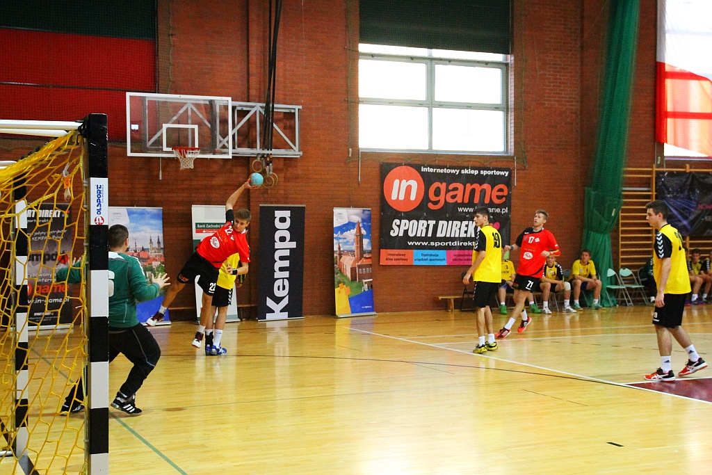 Drugi dzień turnieju piłki ręcznej Mikołajek Handball Cup 2015