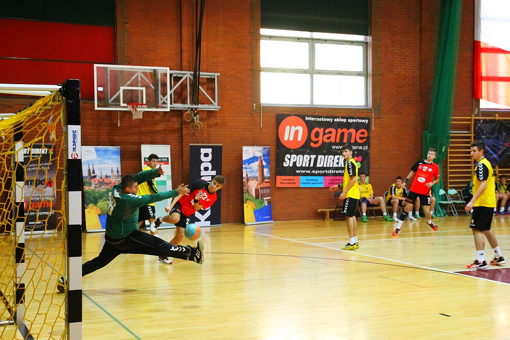 Drugi dzień turnieju piłki ręcznej Mikołajek Handball Cup 2015