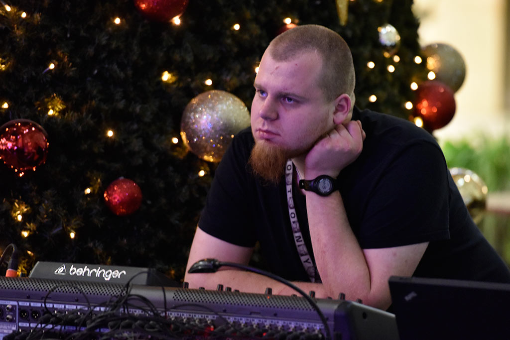 Gabriel Fleszar zagrał z przyjaciółmi dla Karoliny Ceglarskiej