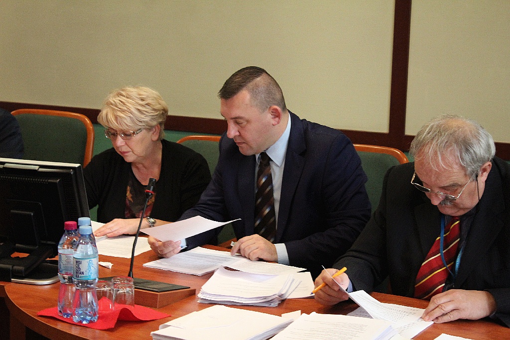 W poniedziałek legniccy radni debatowali na listopadowej sesji