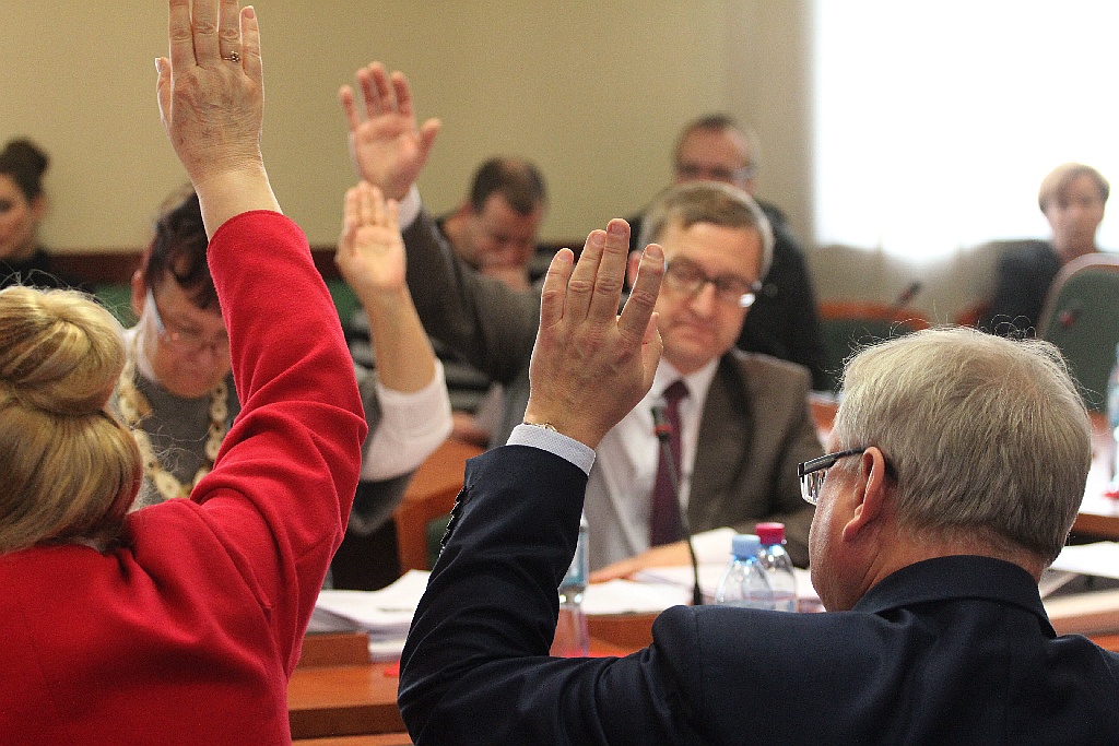 W poniedziałek legniccy radni debatowali na listopadowej sesji