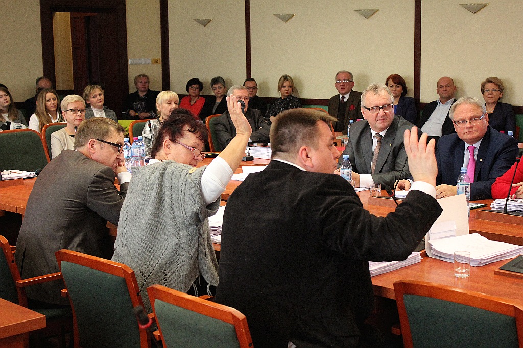 W poniedziałek legniccy radni debatowali na listopadowej sesji