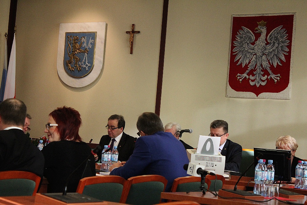 W poniedziałek legniccy radni debatowali na listopadowej sesji