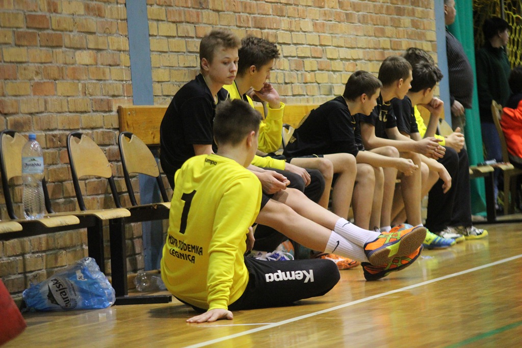 Juniorzy młodsi Siódemki Miedź zagrali o punkty między sobą