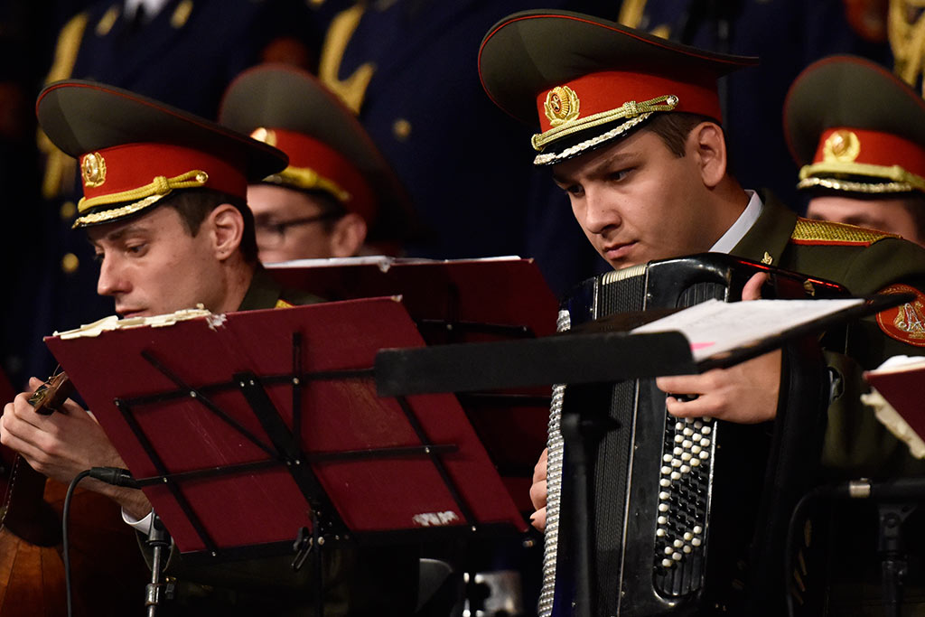 Porywający występ artystów Chóru Alexandrowa. Owacje na stojąco