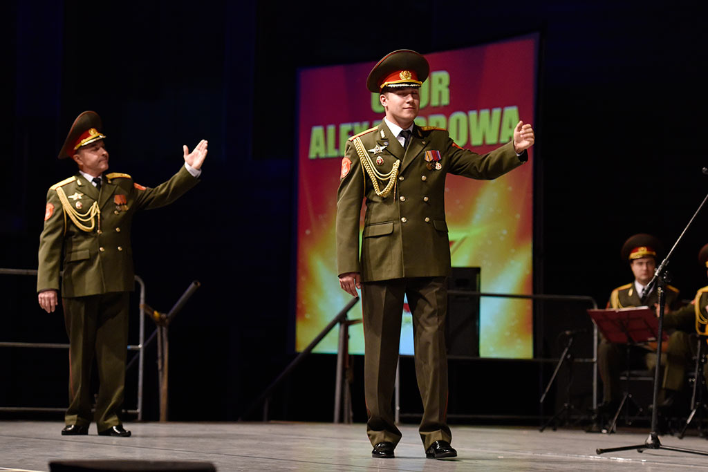 Porywający występ artystów Chóru Alexandrowa. Owacje na stojąco