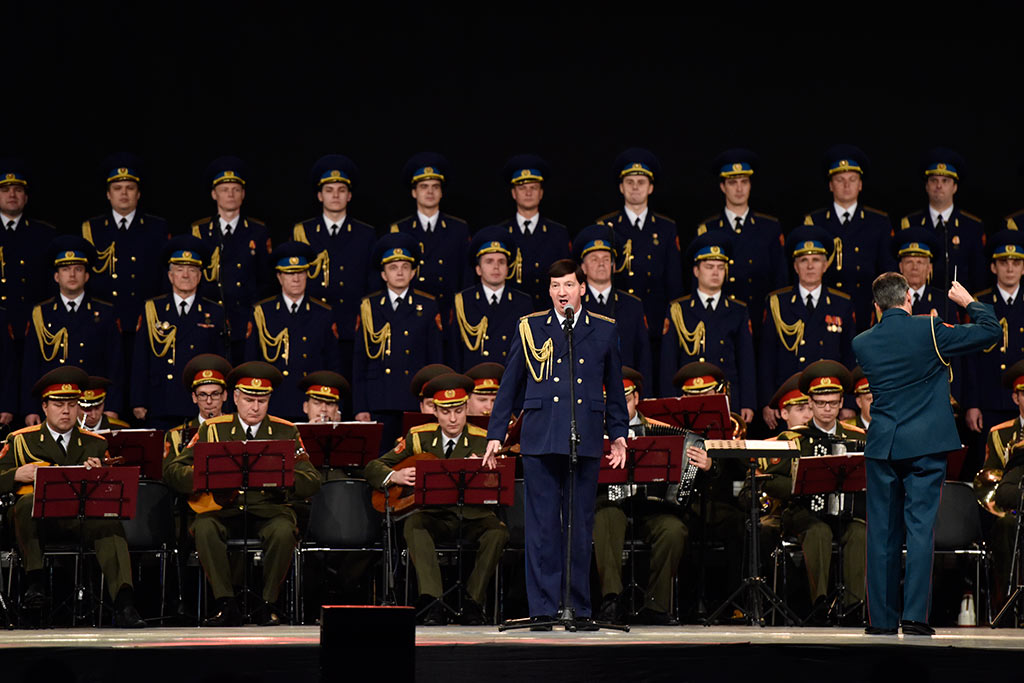 Porywający występ artystów Chóru Alexandrowa. Owacje na stojąco